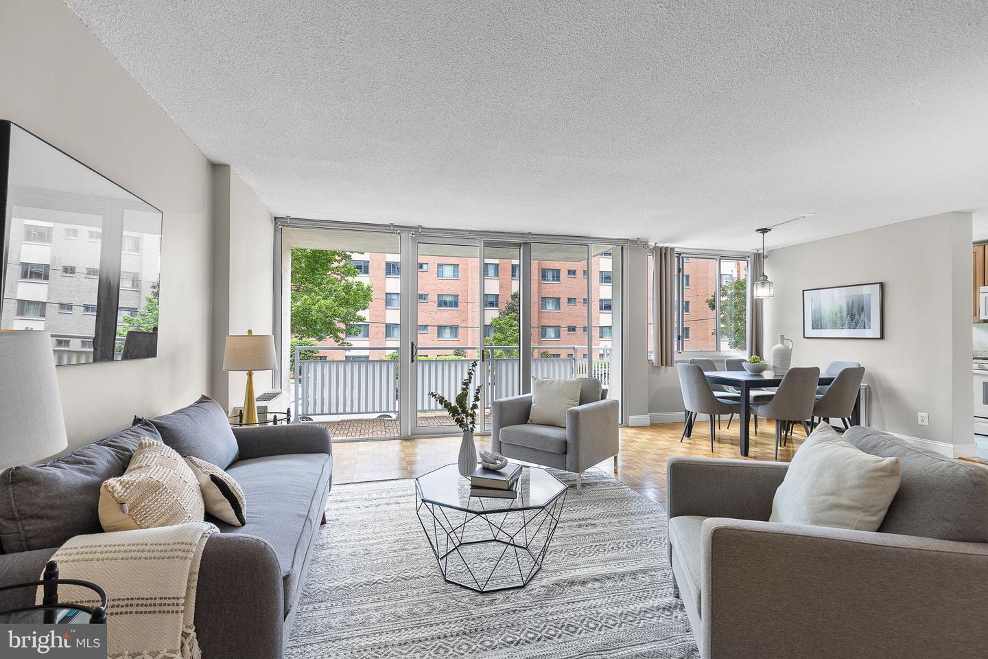 1301 S ARLINGTON RIDGE RD #208, ARLINGTON, Virginia 22202, 2 Bedrooms Bedrooms, ,1 BathroomBathrooms,Residential,For sale,1301 S ARLINGTON RIDGE RD #208,VAAR2056822 MLS # VAAR2056822