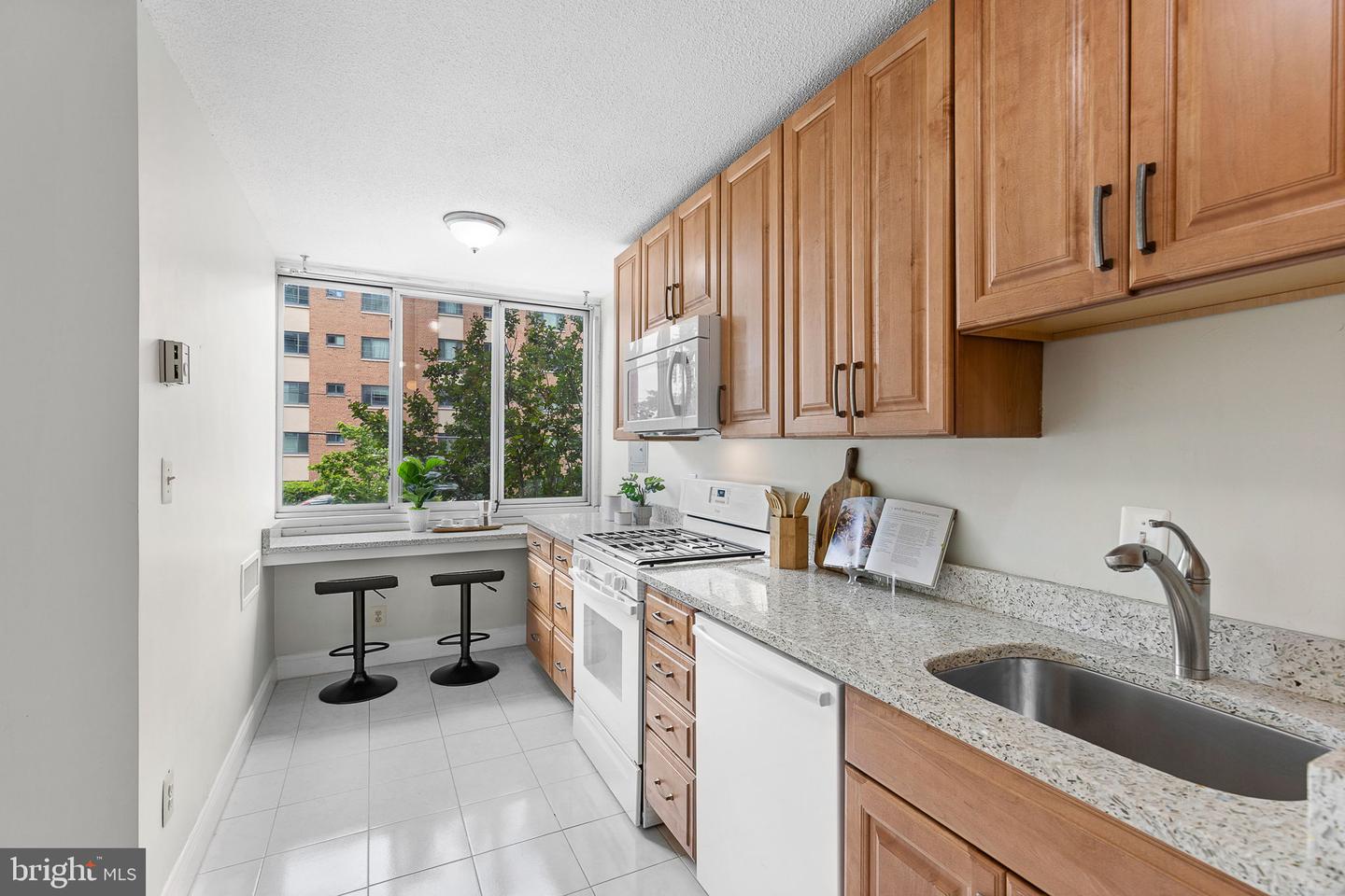1301 S ARLINGTON RIDGE RD #208, ARLINGTON, Virginia 22202, 2 Bedrooms Bedrooms, ,1 BathroomBathrooms,Residential,For sale,1301 S ARLINGTON RIDGE RD #208,VAAR2056822 MLS # VAAR2056822
