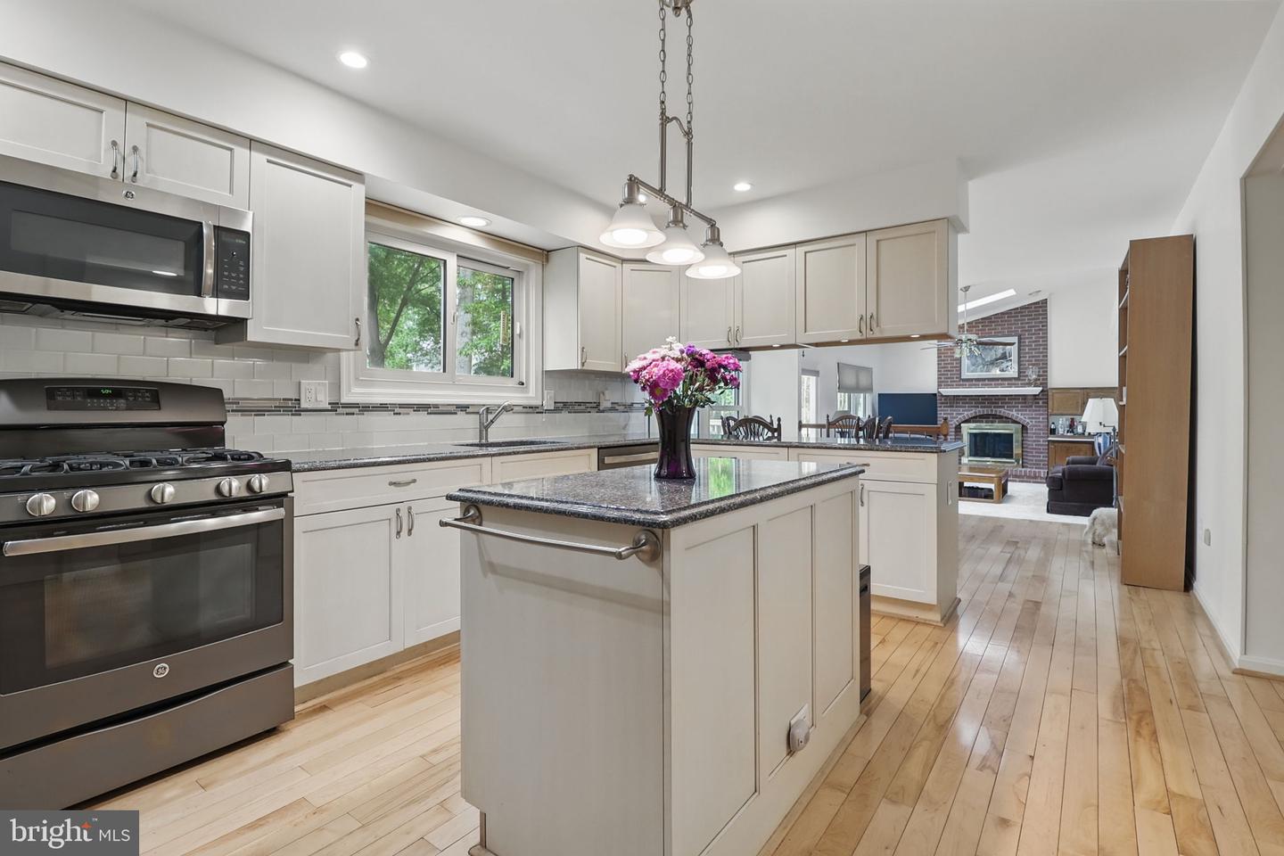 9116 JOHN WAY, FAIRFAX STATION, Virginia 22039, 4 Bedrooms Bedrooms, ,3 BathroomsBathrooms,Residential,For sale,9116 JOHN WAY,VAFX2237694 MLS # VAFX2237694