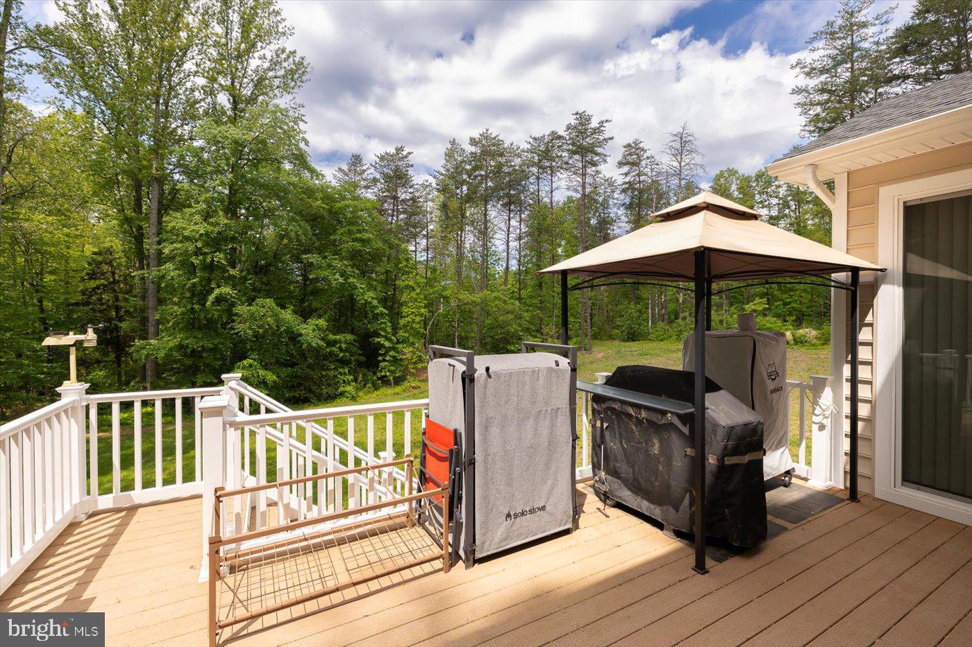 607 W ROCKY RUN RD, FREDERICKSBURG, Virginia 22406, 5 Bedrooms Bedrooms, ,3 BathroomsBathrooms,Residential,For sale,607 W ROCKY RUN RD,VAST2038404 MLS # VAST2038404
