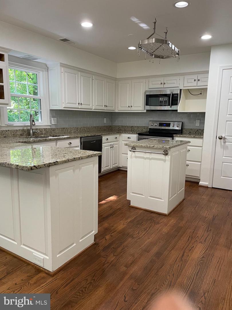 5849 COLFAX AVE, ALEXANDRIA, Virginia 22311, 5 Bedrooms Bedrooms, ,3 BathroomsBathrooms,Residential,For sale,5849 COLFAX AVE,VAFX2237812 MLS # VAFX2237812