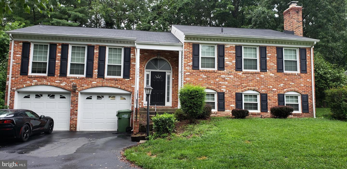 3367 FLINT HILL PL, WOODBRIDGE, Virginia 22192, 4 Bedrooms Bedrooms, 8 Rooms Rooms,3 BathroomsBathrooms,Residential,For sale,3367 FLINT HILL PL,VAPW2093748 MLS # VAPW2093748