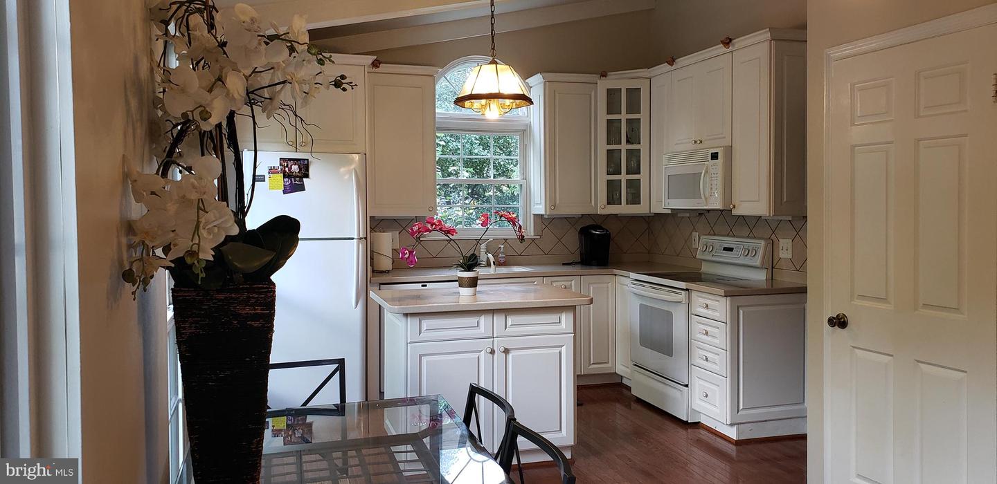 3367 FLINT HILL PL, WOODBRIDGE, Virginia 22192, 4 Bedrooms Bedrooms, 8 Rooms Rooms,3 BathroomsBathrooms,Residential,For sale,3367 FLINT HILL PL,VAPW2093748 MLS # VAPW2093748