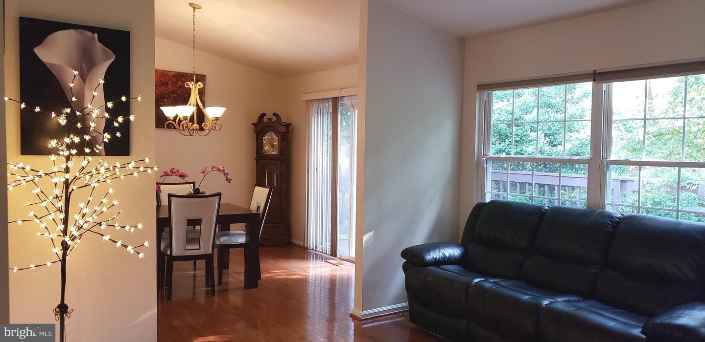 3367 FLINT HILL PL, WOODBRIDGE, Virginia 22192, 4 Bedrooms Bedrooms, 8 Rooms Rooms,3 BathroomsBathrooms,Residential,For sale,3367 FLINT HILL PL,VAPW2093748 MLS # VAPW2093748