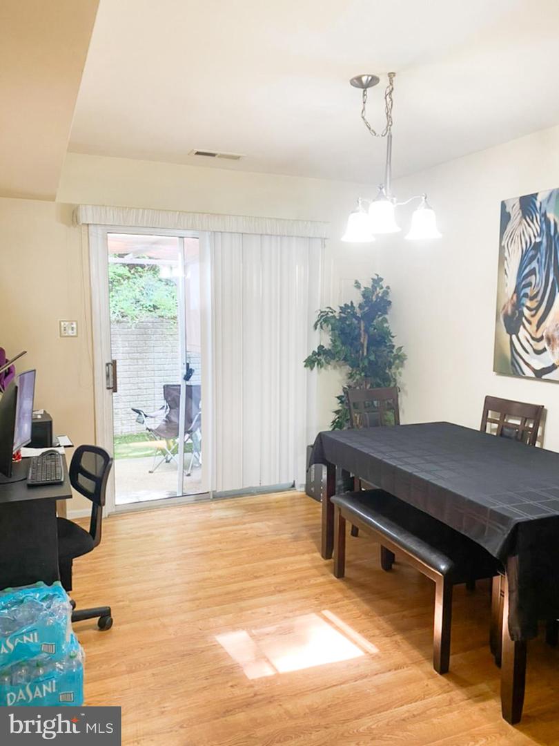 988 TOWNE LN, CHARLOTTESVILLE, Virginia 22901, 3 Bedrooms Bedrooms, ,2 BathroomsBathrooms,Residential,For sale,988 TOWNE LN,VAAB2000976 MLS # VAAB2000976
