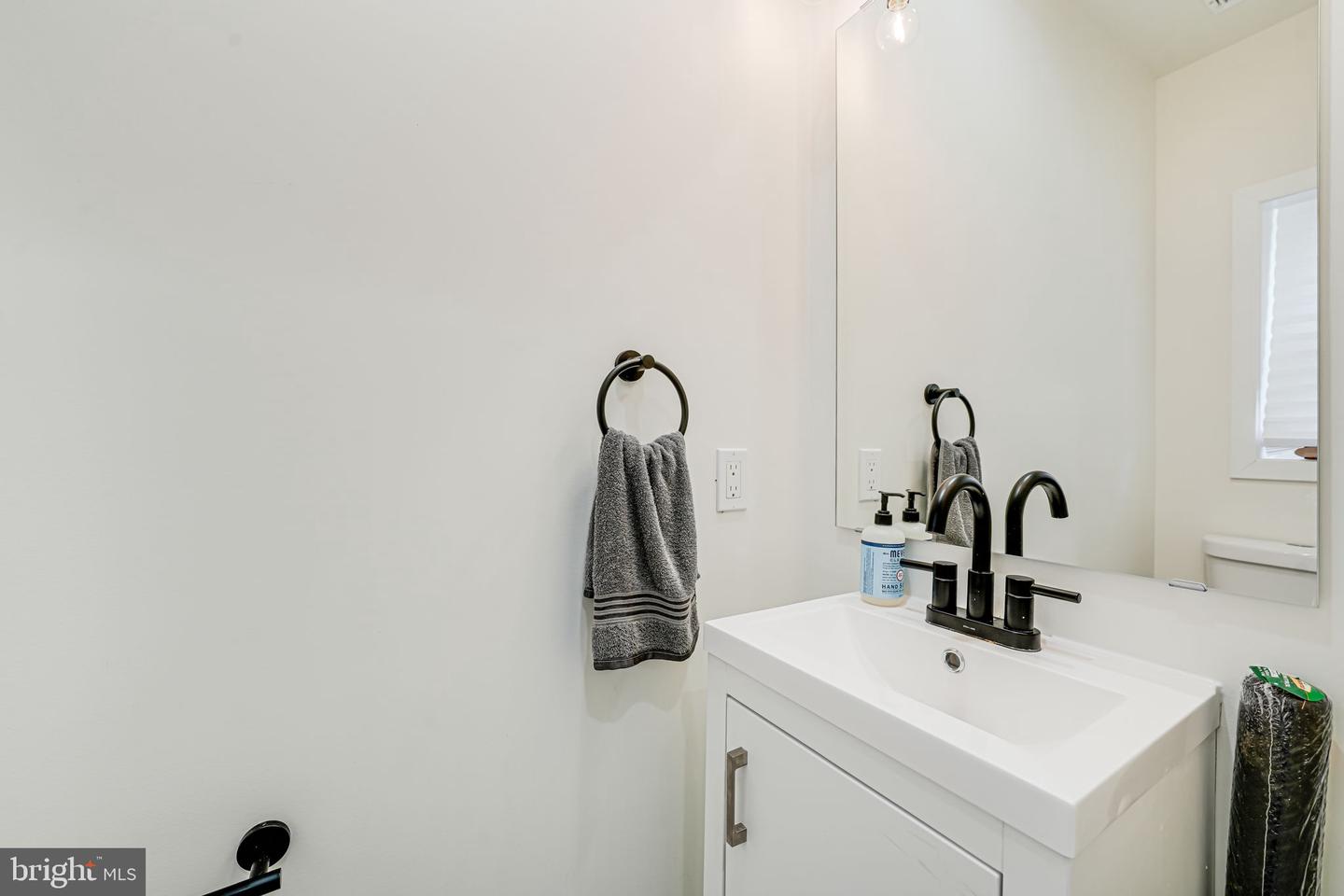 1621 LYMAN PL NE, WASHINGTON, District Of Columbia 20002, 3 Bedrooms Bedrooms, ,2 BathroomsBathrooms,Residential,For sale,1621 LYMAN PL NE,DCDC2198962 MLS # DCDC2198962
