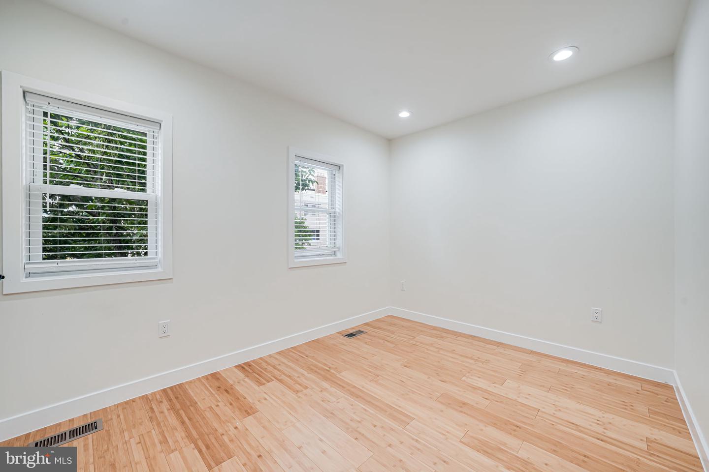1621 LYMAN PL NE, WASHINGTON, District Of Columbia 20002, 3 Bedrooms Bedrooms, ,2 BathroomsBathrooms,Residential,For sale,1621 LYMAN PL NE,DCDC2198962 MLS # DCDC2198962