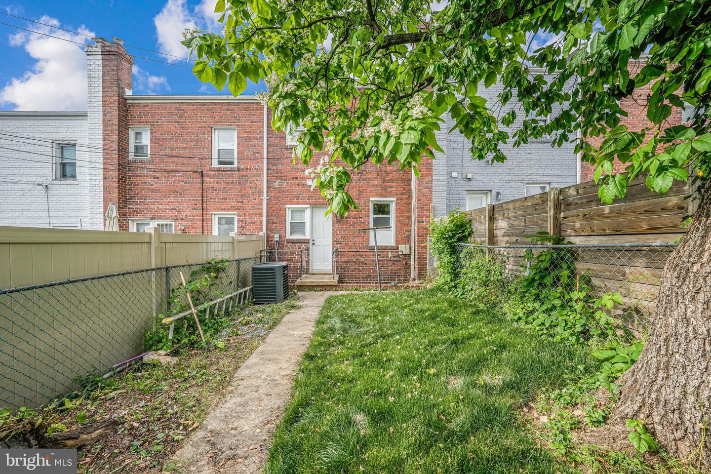 1621 LYMAN PL NE, WASHINGTON, District Of Columbia 20002, 3 Bedrooms Bedrooms, ,2 BathroomsBathrooms,Residential,For sale,1621 LYMAN PL NE,DCDC2198962 MLS # DCDC2198962
