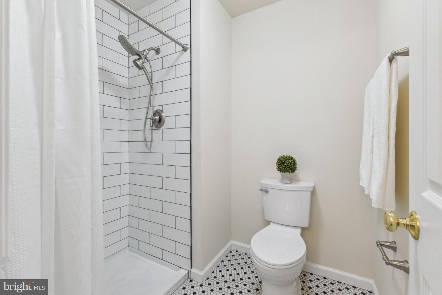 2279 DOUBLE EAGLE CT, RESTON, Virginia 20191, 3 Bedrooms Bedrooms, ,2 BathroomsBathrooms,Residential,For sale,2279 DOUBLE EAGLE CT,VAFX2238300 MLS # VAFX2238300