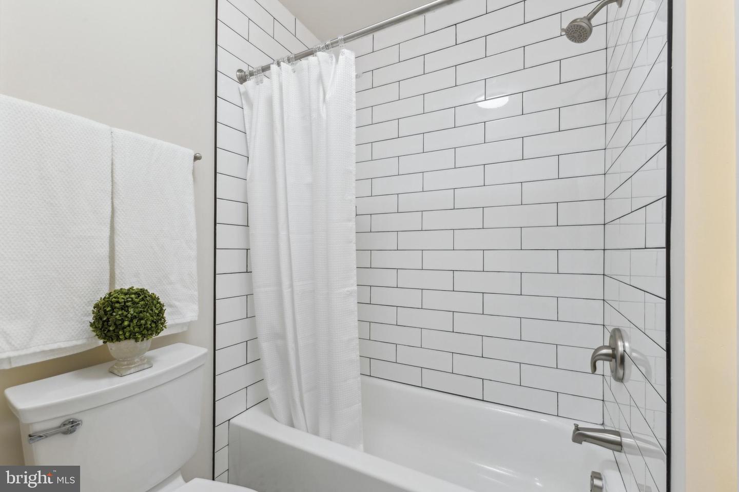 2279 DOUBLE EAGLE CT, RESTON, Virginia 20191, 3 Bedrooms Bedrooms, ,2 BathroomsBathrooms,Residential,For sale,2279 DOUBLE EAGLE CT,VAFX2238300 MLS # VAFX2238300