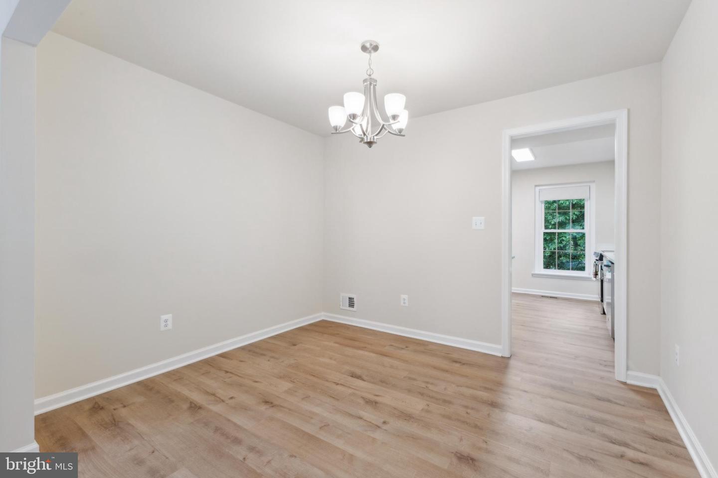2279 DOUBLE EAGLE CT, RESTON, Virginia 20191, 3 Bedrooms Bedrooms, ,2 BathroomsBathrooms,Residential,For sale,2279 DOUBLE EAGLE CT,VAFX2238300 MLS # VAFX2238300