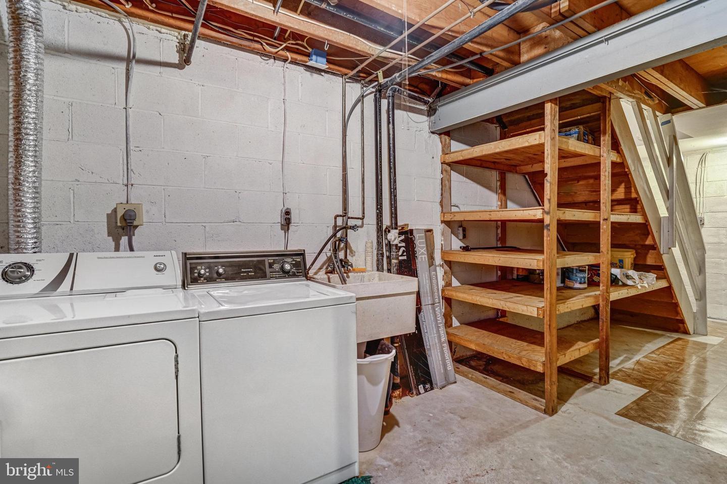 5111 ARRIT COURT, BURKE, Virginia 22015, 2 Bedrooms Bedrooms, ,1 BathroomBathrooms,Residential,For sale,5111 ARRIT COURT,VAFX2238552 MLS # VAFX2238552