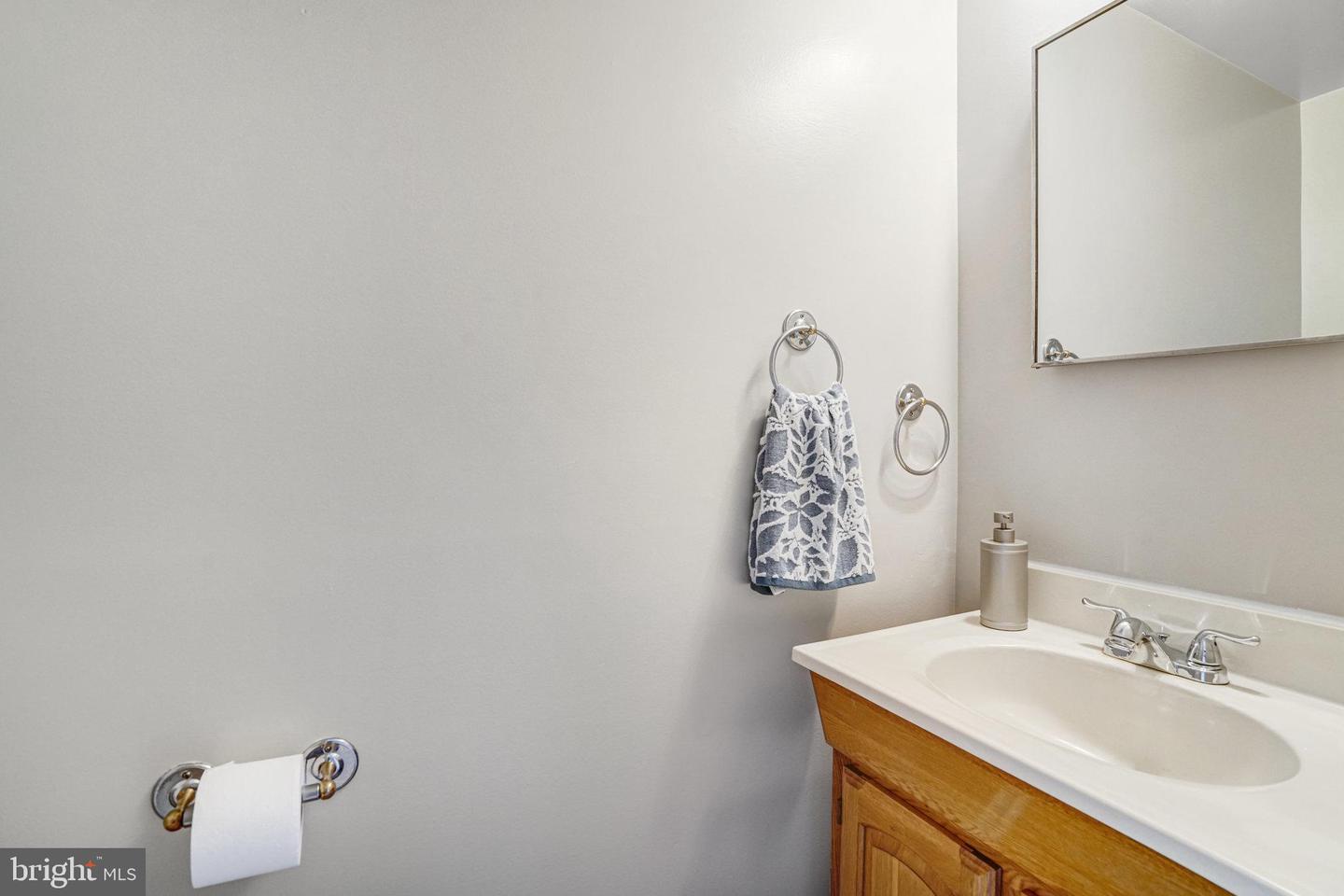 5111 ARRIT COURT, BURKE, Virginia 22015, 2 Bedrooms Bedrooms, ,1 BathroomBathrooms,Residential,For sale,5111 ARRIT COURT,VAFX2238552 MLS # VAFX2238552