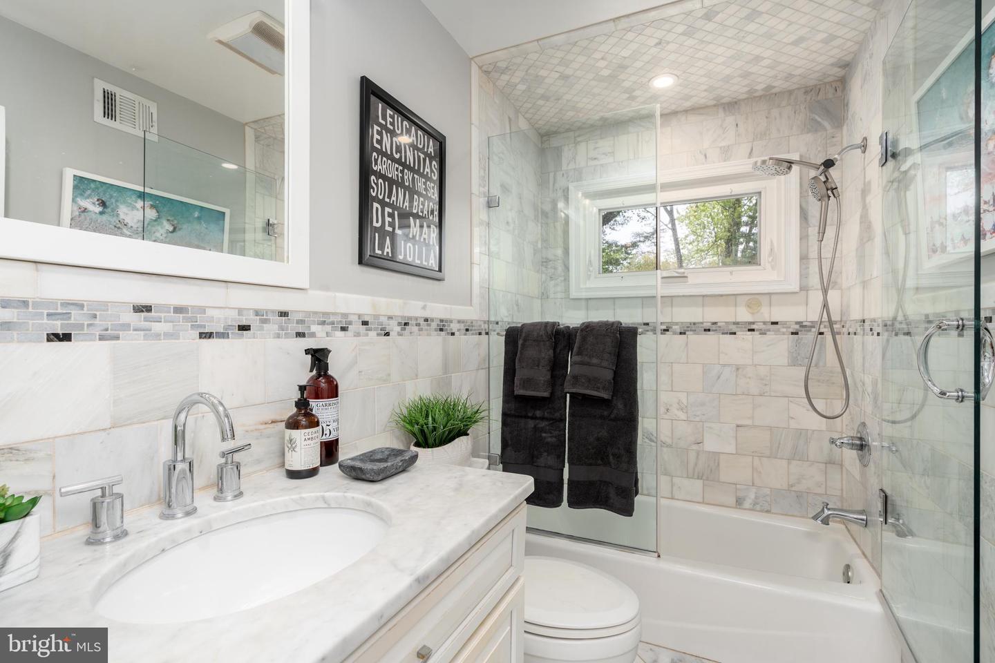 7407 CHURCHILL RD, MCLEAN, Virginia 22101, 4 Bedrooms Bedrooms, ,2 BathroomsBathrooms,Residential,For sale,7407 CHURCHILL RD,VAFX2238612 MLS # VAFX2238612