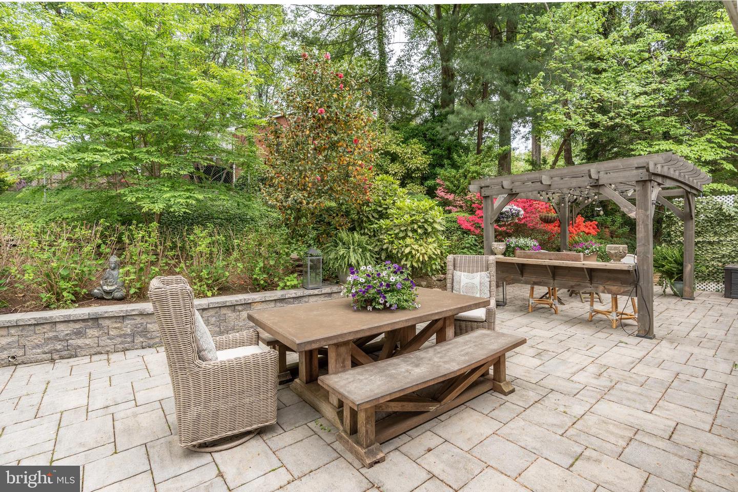 7407 CHURCHILL RD, MCLEAN, Virginia 22101, 4 Bedrooms Bedrooms, ,2 BathroomsBathrooms,Residential,For sale,7407 CHURCHILL RD,VAFX2238612 MLS # VAFX2238612