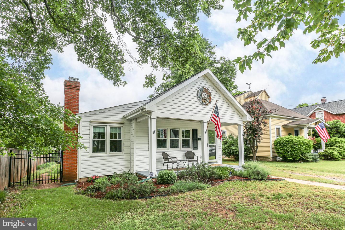 1417 FRANKLIN ST, FREDERICKSBURG, Virginia 22401, 2 Bedrooms Bedrooms, ,2 BathroomsBathrooms,Residential,For sale,1417 FRANKLIN ST,VAFB2008116 MLS # VAFB2008116