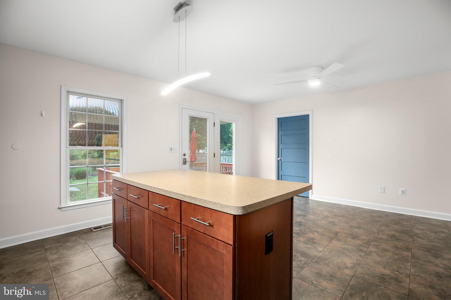 1417 FRANKLIN ST, FREDERICKSBURG, Virginia 22401, 2 Bedrooms Bedrooms, ,2 BathroomsBathrooms,Residential,For sale,1417 FRANKLIN ST,VAFB2008116 MLS # VAFB2008116