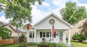 1417 FRANKLIN ST, FREDERICKSBURG, Virginia 22401, 2 Bedrooms Bedrooms, ,2 BathroomsBathrooms,Residential,For sale,1417 FRANKLIN ST,VAFB2008116 MLS # VAFB2008116