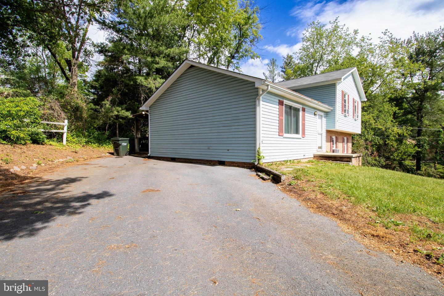 2529 N SHARLAINE DR, STAUNTON, Virginia 24401, 4 Bedrooms Bedrooms, ,2 BathroomsBathrooms,Residential,For sale,2529 N SHARLAINE DR,VASC2000654 MLS # VASC2000654