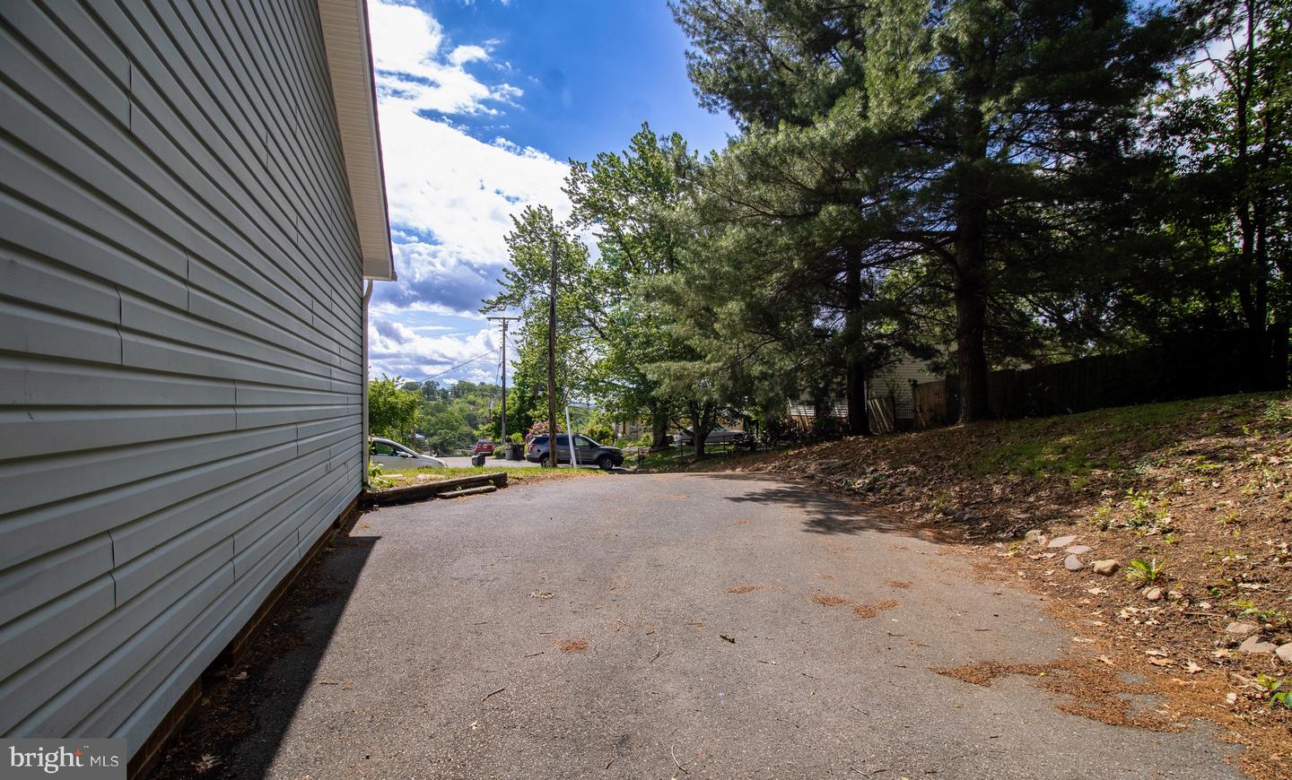 2529 N SHARLAINE DR, STAUNTON, Virginia 24401, 4 Bedrooms Bedrooms, ,2 BathroomsBathrooms,Residential,For sale,2529 N SHARLAINE DR,VASC2000654 MLS # VASC2000654