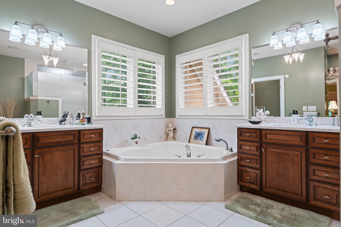 11608 STONEWALL JACKSON DR, SPOTSYLVANIA, Virginia 22551, 4 Bedrooms Bedrooms, 19 Rooms Rooms,4 BathroomsBathrooms,Residential,For sale,11608 STONEWALL JACKSON DR,VASP2032830 MLS # VASP2032830