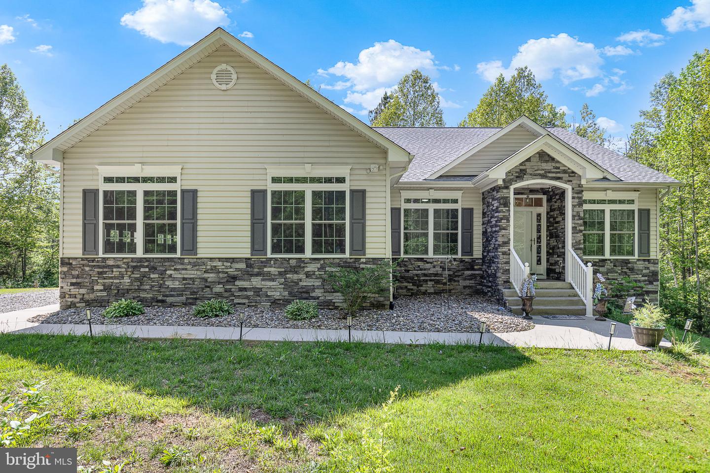 107 SHADY CREEK LN, FREDERICKSBURG, Virginia 22406, 5 Bedrooms Bedrooms, ,3 BathroomsBathrooms,Residential,For sale,107 SHADY CREEK LN,VAST2038492 MLS # VAST2038492