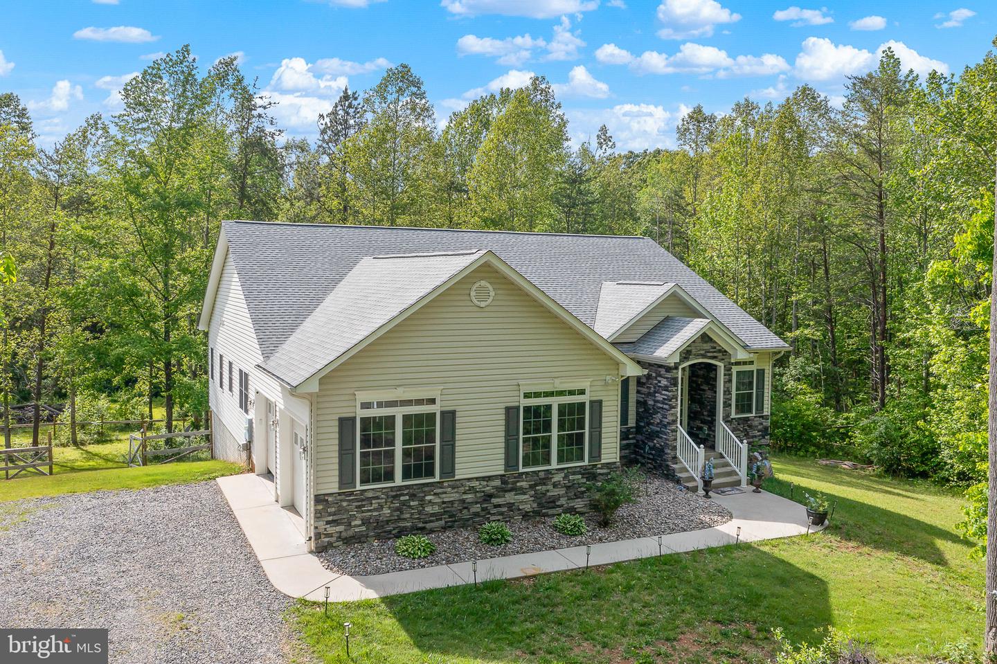 107 SHADY CREEK LN, FREDERICKSBURG, Virginia 22406, 5 Bedrooms Bedrooms, ,3 BathroomsBathrooms,Residential,For sale,107 SHADY CREEK LN,VAST2038492 MLS # VAST2038492