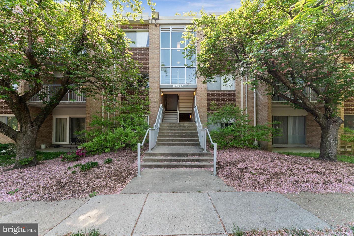 2911 CHARING CROSS RD. #16, FALLS CHURCH, Virginia 22042, 2 Bedrooms Bedrooms, ,1 BathroomBathrooms,Residential,For sale,2911 CHARING CROSS RD. #16,VAFX2239088 MLS # VAFX2239088