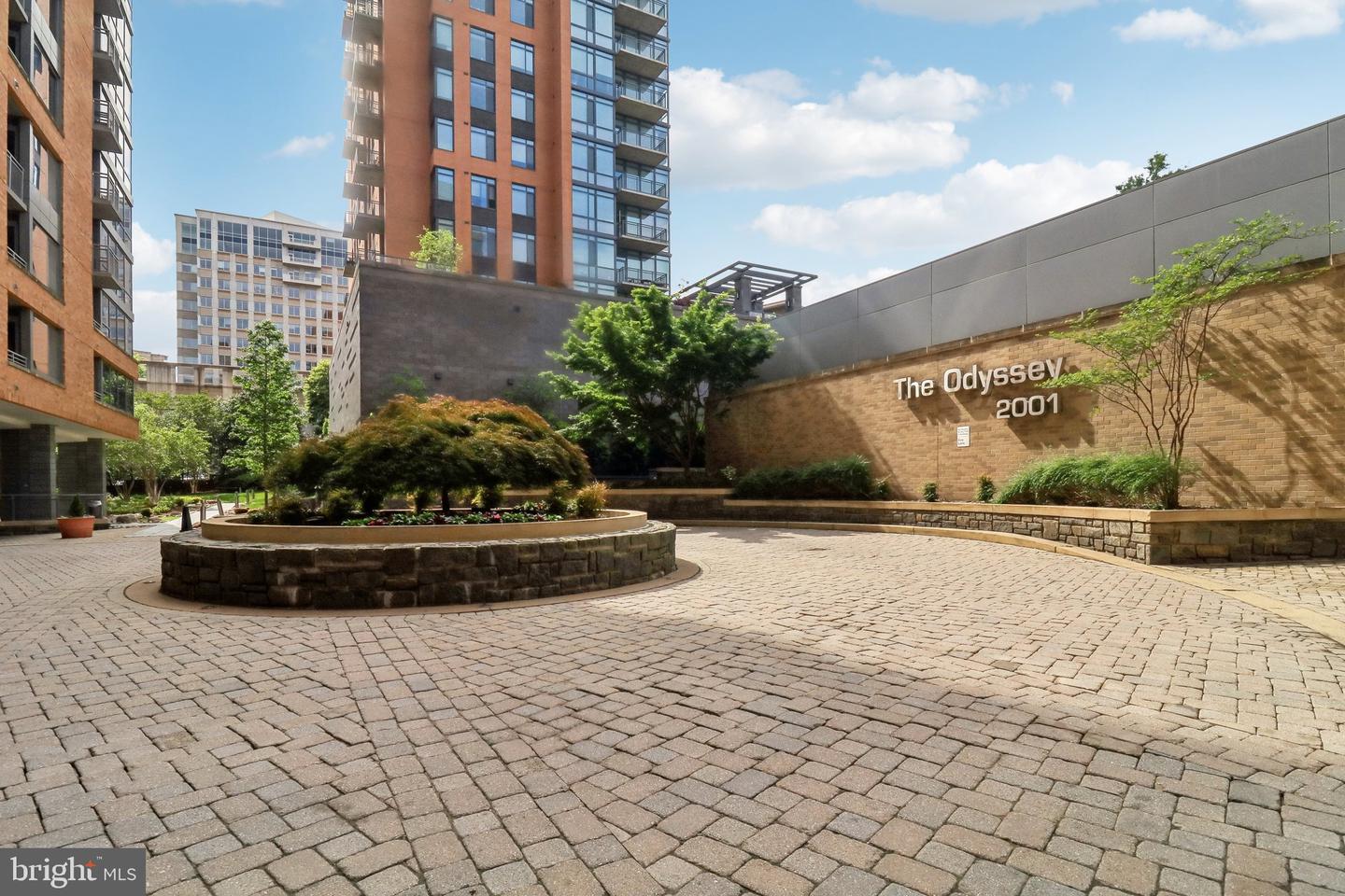 2001 15TH ST N #207, ARLINGTON, Virginia 22201, 2 Bedrooms Bedrooms, ,2 BathroomsBathrooms,Residential,For sale,2001 15TH ST N #207,VAAR2057120 MLS # VAAR2057120