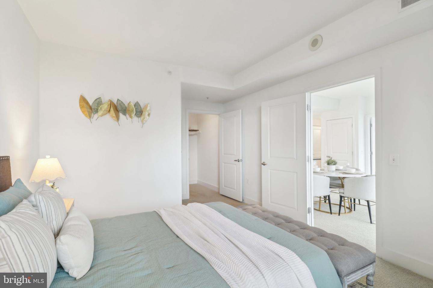 2001 15TH ST N #207, ARLINGTON, Virginia 22201, 2 Bedrooms Bedrooms, ,2 BathroomsBathrooms,Residential,For sale,2001 15TH ST N #207,VAAR2057120 MLS # VAAR2057120