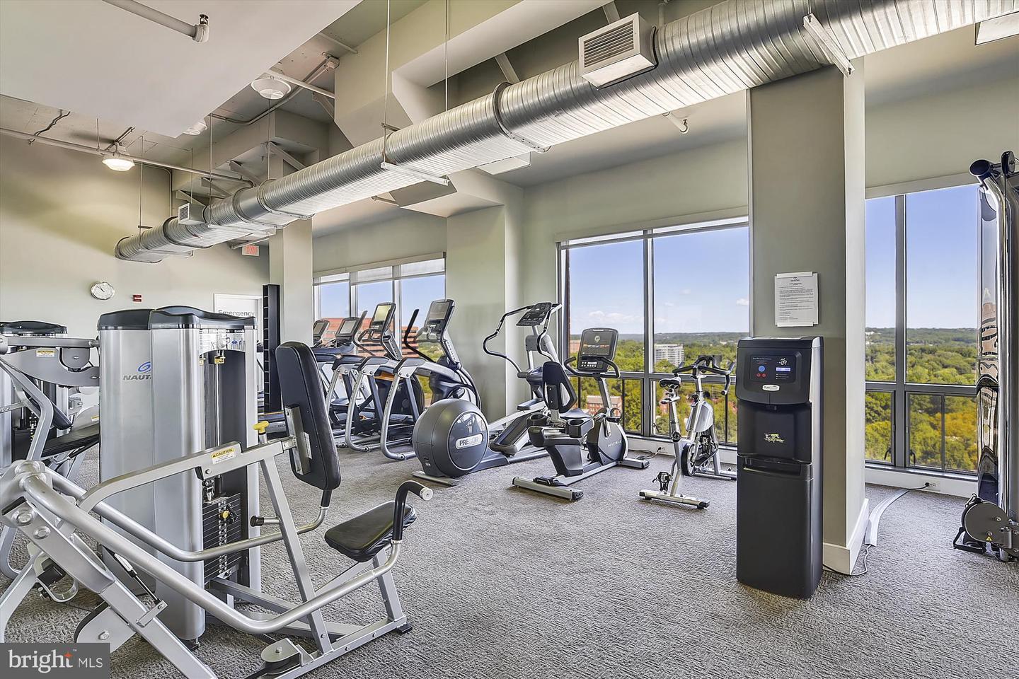 2001 15TH ST N #207, ARLINGTON, Virginia 22201, 2 Bedrooms Bedrooms, ,2 BathroomsBathrooms,Residential,For sale,2001 15TH ST N #207,VAAR2057120 MLS # VAAR2057120
