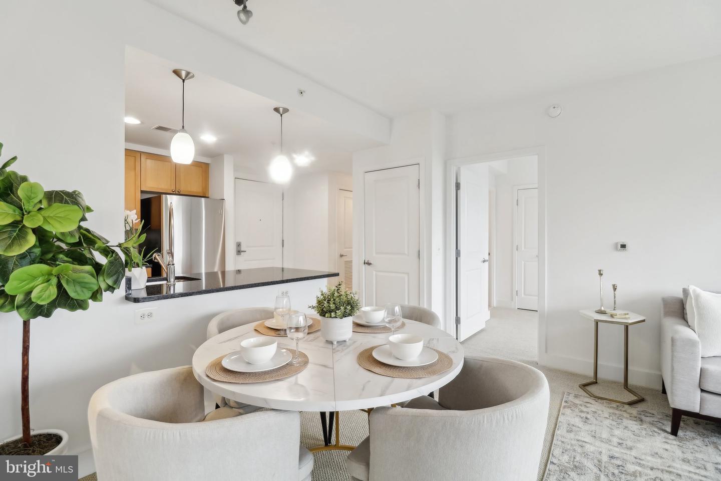 2001 15TH ST N #207, ARLINGTON, Virginia 22201, 2 Bedrooms Bedrooms, ,2 BathroomsBathrooms,Residential,For sale,2001 15TH ST N #207,VAAR2057120 MLS # VAAR2057120