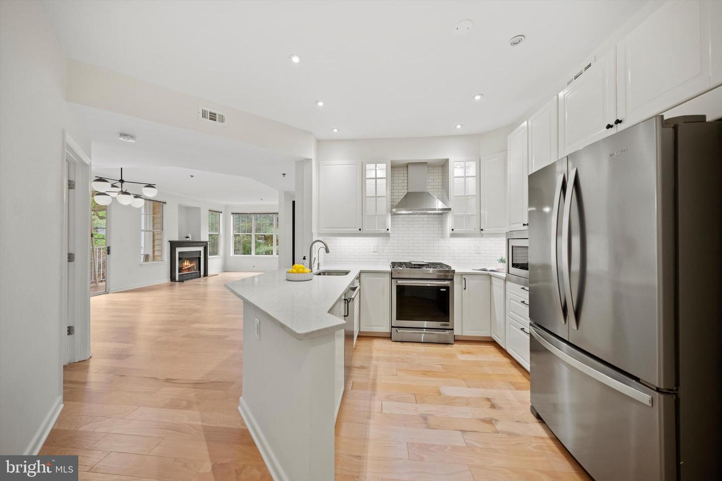 1641 INTERNATIONAL DR #215, MCLEAN, Virginia 22102, 2 Bedrooms Bedrooms, ,2 BathroomsBathrooms,Residential,For sale,1641 INTERNATIONAL DR #215,VAFX2238930 MLS # VAFX2238930