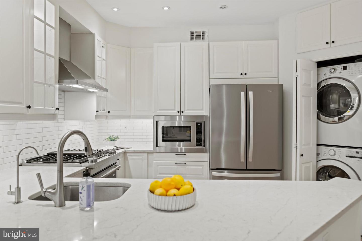 1641 INTERNATIONAL DR #215, MCLEAN, Virginia 22102, 2 Bedrooms Bedrooms, ,2 BathroomsBathrooms,Residential,For sale,1641 INTERNATIONAL DR #215,VAFX2238930 MLS # VAFX2238930
