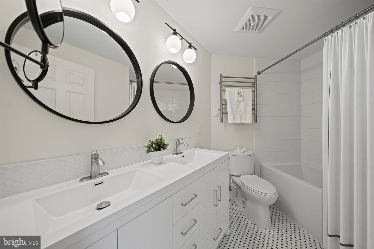 1641 INTERNATIONAL DR #215, MCLEAN, Virginia 22102, 2 Bedrooms Bedrooms, ,2 BathroomsBathrooms,Residential,For sale,1641 INTERNATIONAL DR #215,VAFX2238930 MLS # VAFX2238930