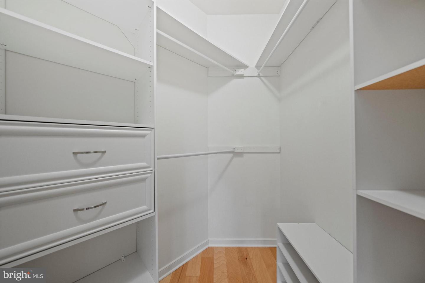 1641 INTERNATIONAL DR #215, MCLEAN, Virginia 22102, 2 Bedrooms Bedrooms, ,2 BathroomsBathrooms,Residential,For sale,1641 INTERNATIONAL DR #215,VAFX2238930 MLS # VAFX2238930