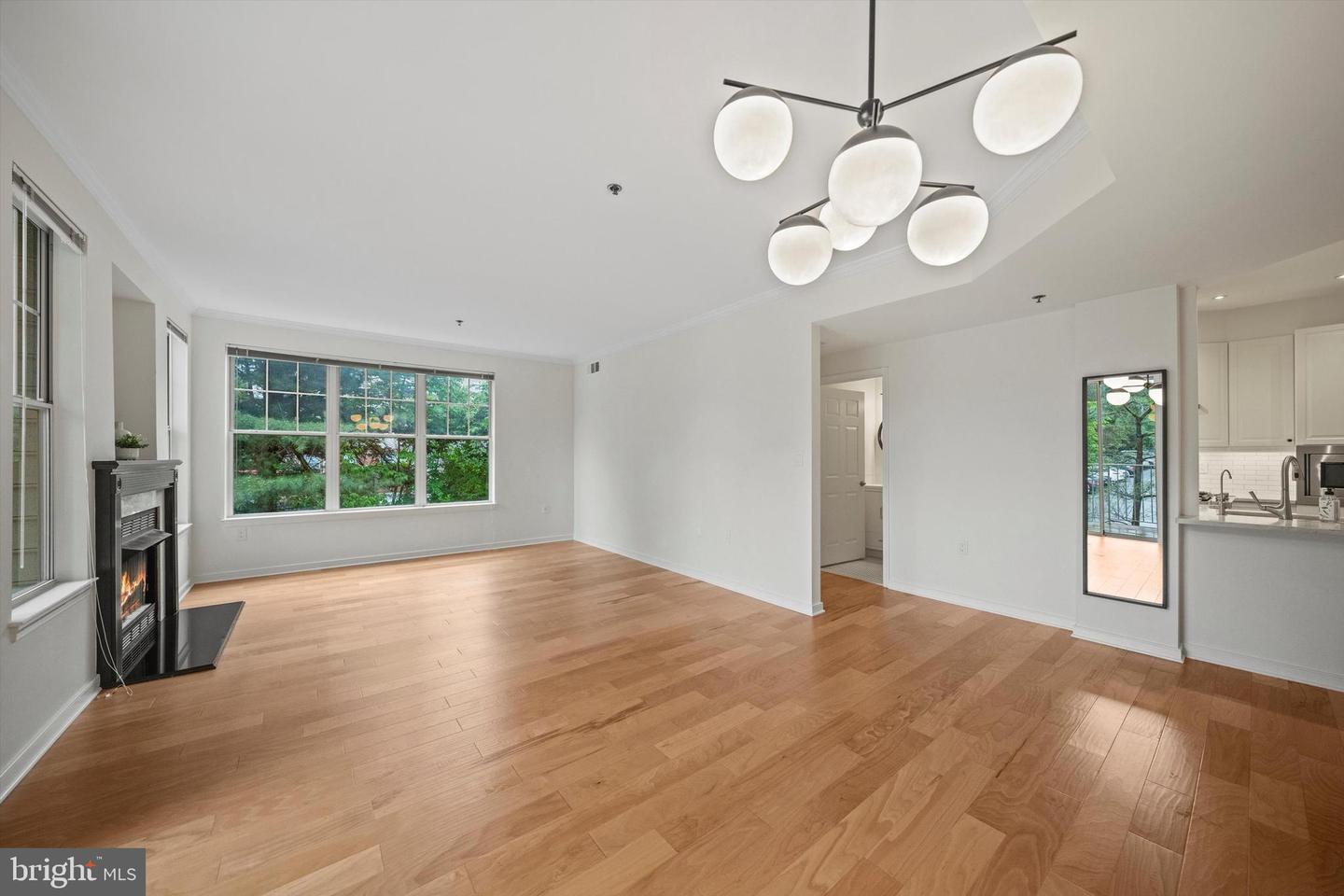 1641 INTERNATIONAL DR #215, MCLEAN, Virginia 22102, 2 Bedrooms Bedrooms, ,2 BathroomsBathrooms,Residential,For sale,1641 INTERNATIONAL DR #215,VAFX2238930 MLS # VAFX2238930