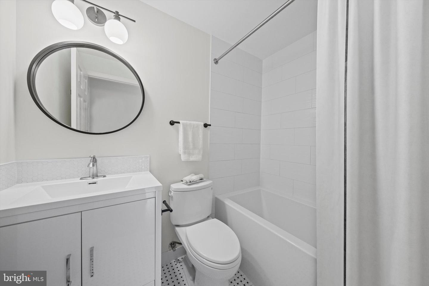 1641 INTERNATIONAL DR #215, MCLEAN, Virginia 22102, 2 Bedrooms Bedrooms, ,2 BathroomsBathrooms,Residential,For sale,1641 INTERNATIONAL DR #215,VAFX2238930 MLS # VAFX2238930