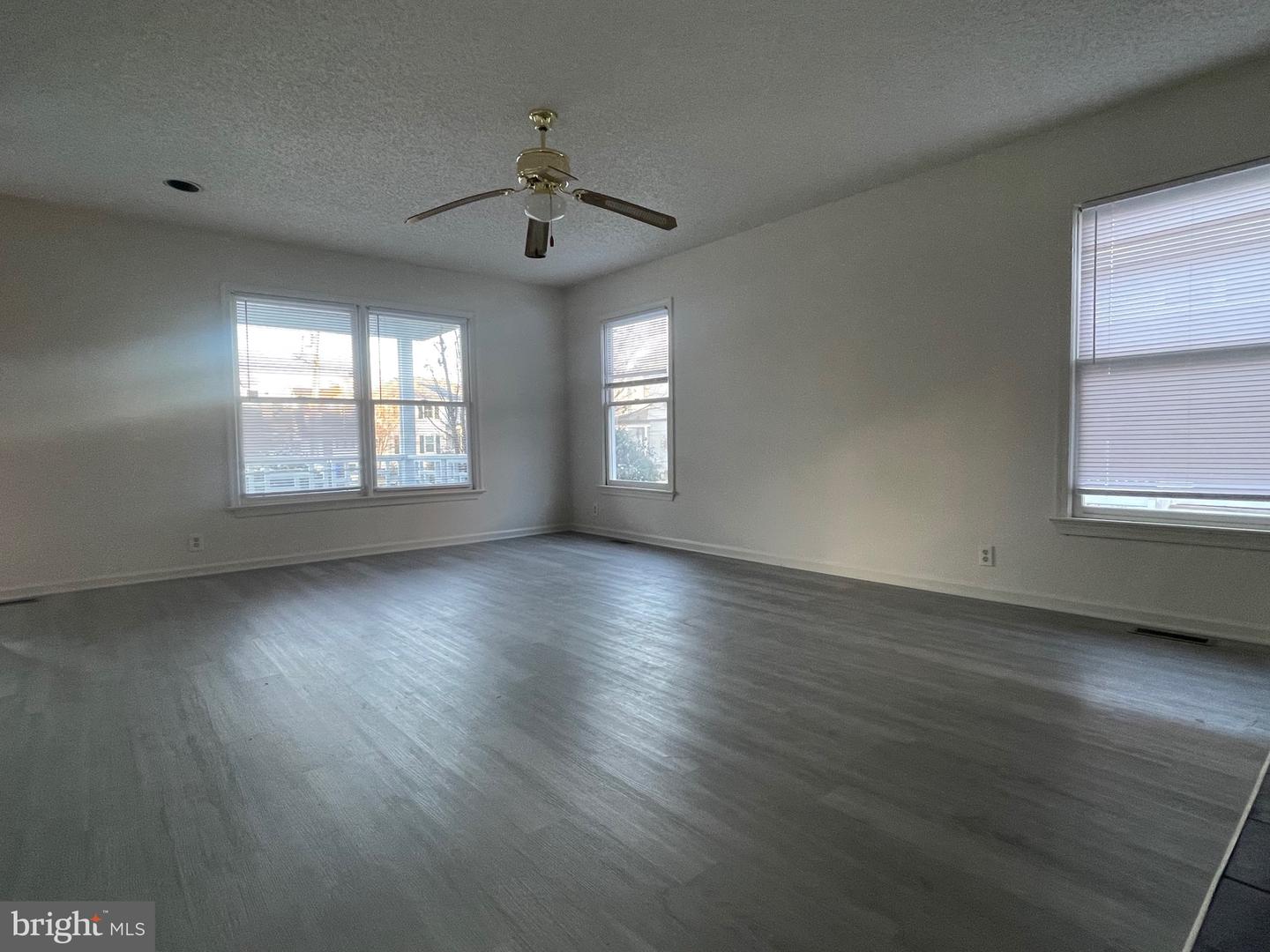409 CONNECTICUT AVE, NORFOLK, Virginia 23508, 4 Bedrooms Bedrooms, ,2 BathroomsBathrooms,Residential,For sale,409 CONNECTICUT AVE,VANF2000074 MLS # VANF2000074