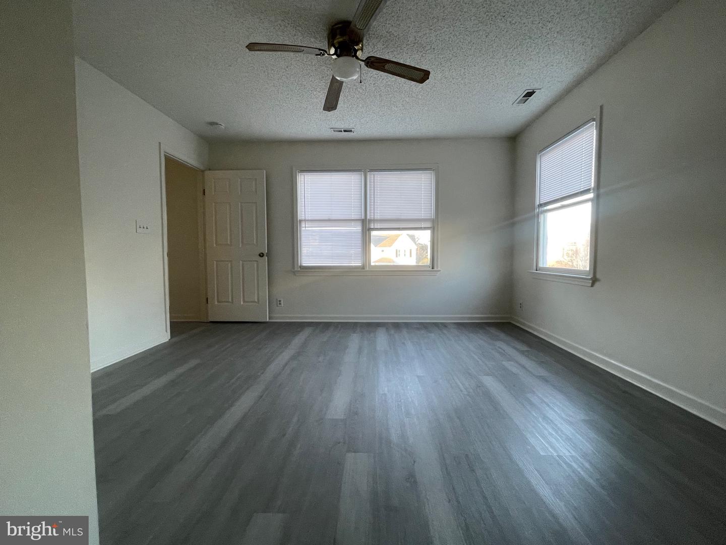 409 CONNECTICUT AVE, NORFOLK, Virginia 23508, 4 Bedrooms Bedrooms, ,2 BathroomsBathrooms,Residential,For sale,409 CONNECTICUT AVE,VANF2000074 MLS # VANF2000074