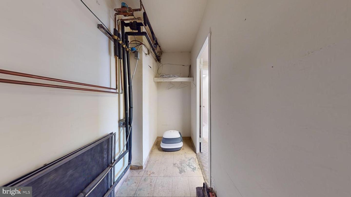 4600 DUKE ST #328, ALEXANDRIA, Virginia 22304, 2 Bedrooms Bedrooms, ,1 BathroomBathrooms,Residential,For sale,4600 DUKE ST #328,VAAX2045116 MLS # VAAX2045116