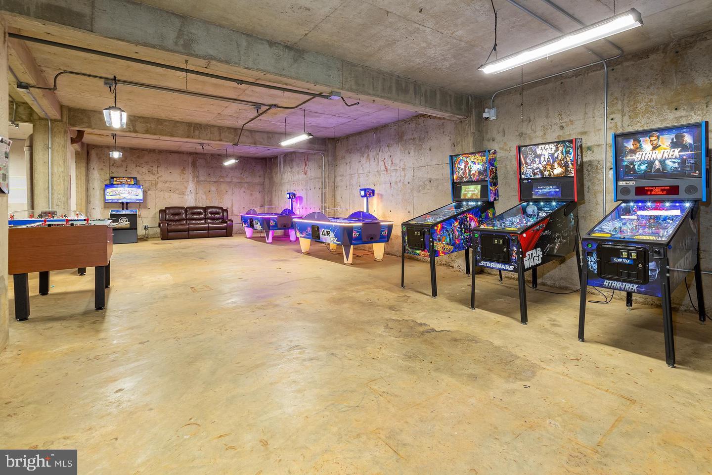 4600 DUKE ST #328, ALEXANDRIA, Virginia 22304, 2 Bedrooms Bedrooms, ,1 BathroomBathrooms,Residential,For sale,4600 DUKE ST #328,VAAX2045116 MLS # VAAX2045116