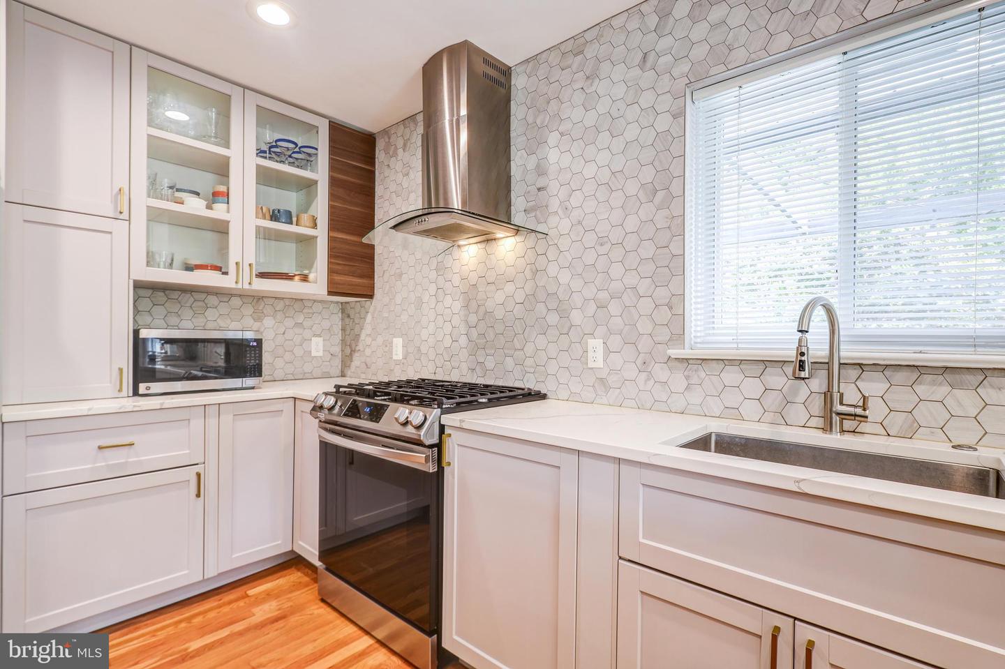 2013 PATRICK HENRY DR, ARLINGTON, Virginia 22205, 4 Bedrooms Bedrooms, ,3 BathroomsBathrooms,Residential,For sale,2013 PATRICK HENRY DR,VAAR2057118 MLS # VAAR2057118