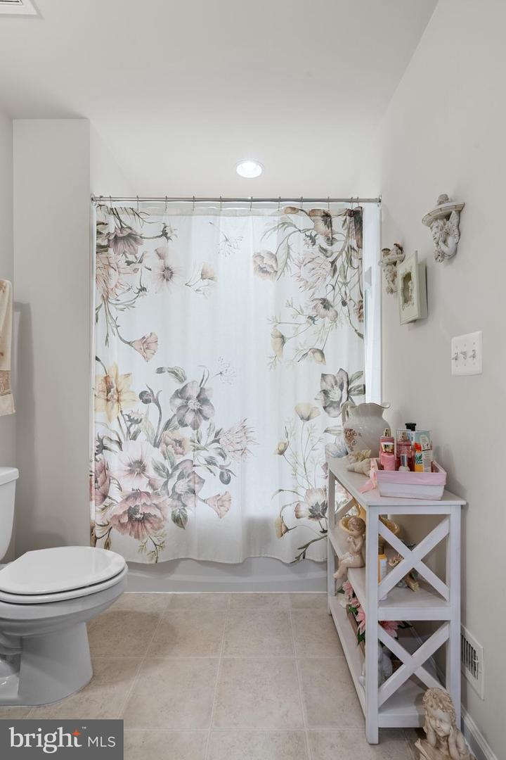 165 KELLOGG MILL RD, FREDERICKSBURG, Virginia 22406, 4 Bedrooms Bedrooms, ,3 BathroomsBathrooms,Residential,For sale,165 KELLOGG MILL RD,VAST2038580 MLS # VAST2038580