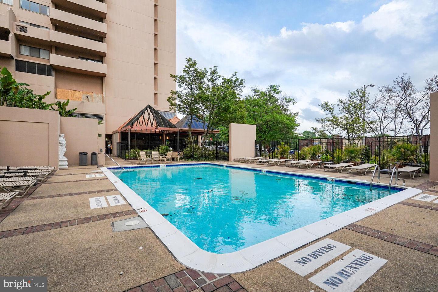 1301 N COURTHOUSE RD #810, ARLINGTON, Virginia 22201, 2 Bedrooms Bedrooms, ,2 BathroomsBathrooms,Residential,For sale,1301 N COURTHOUSE RD #810,VAAR2057122 MLS # VAAR2057122