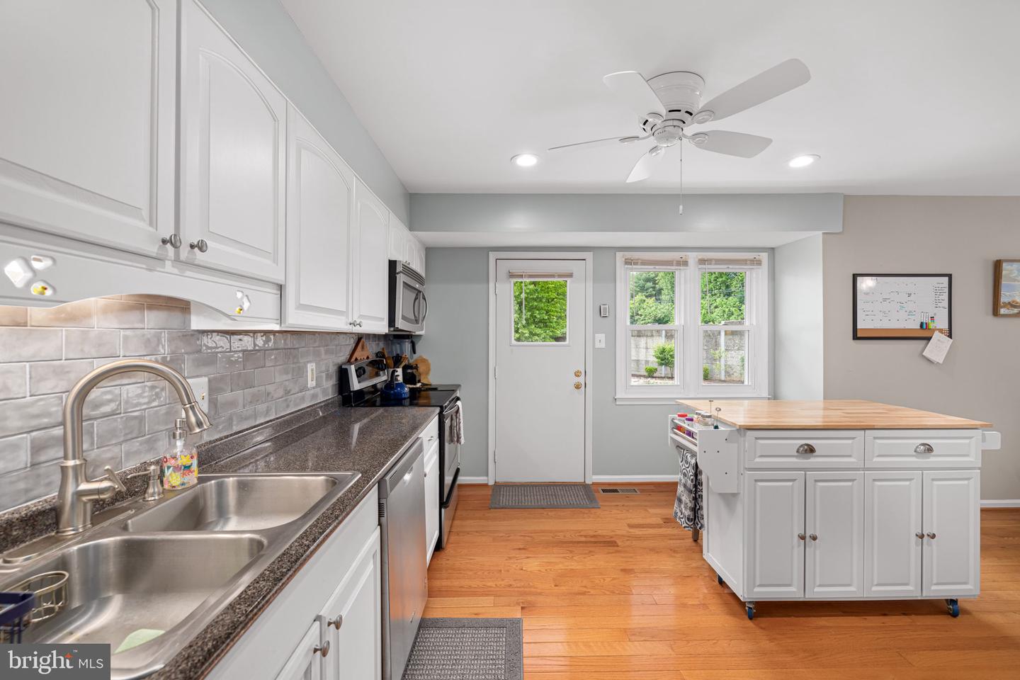 7316 OUTHAUL LN, BURKE, Virginia 22015, 5 Bedrooms Bedrooms, ,3 BathroomsBathrooms,Residential,For sale,7316 OUTHAUL LN,VAFX2239064 MLS # VAFX2239064