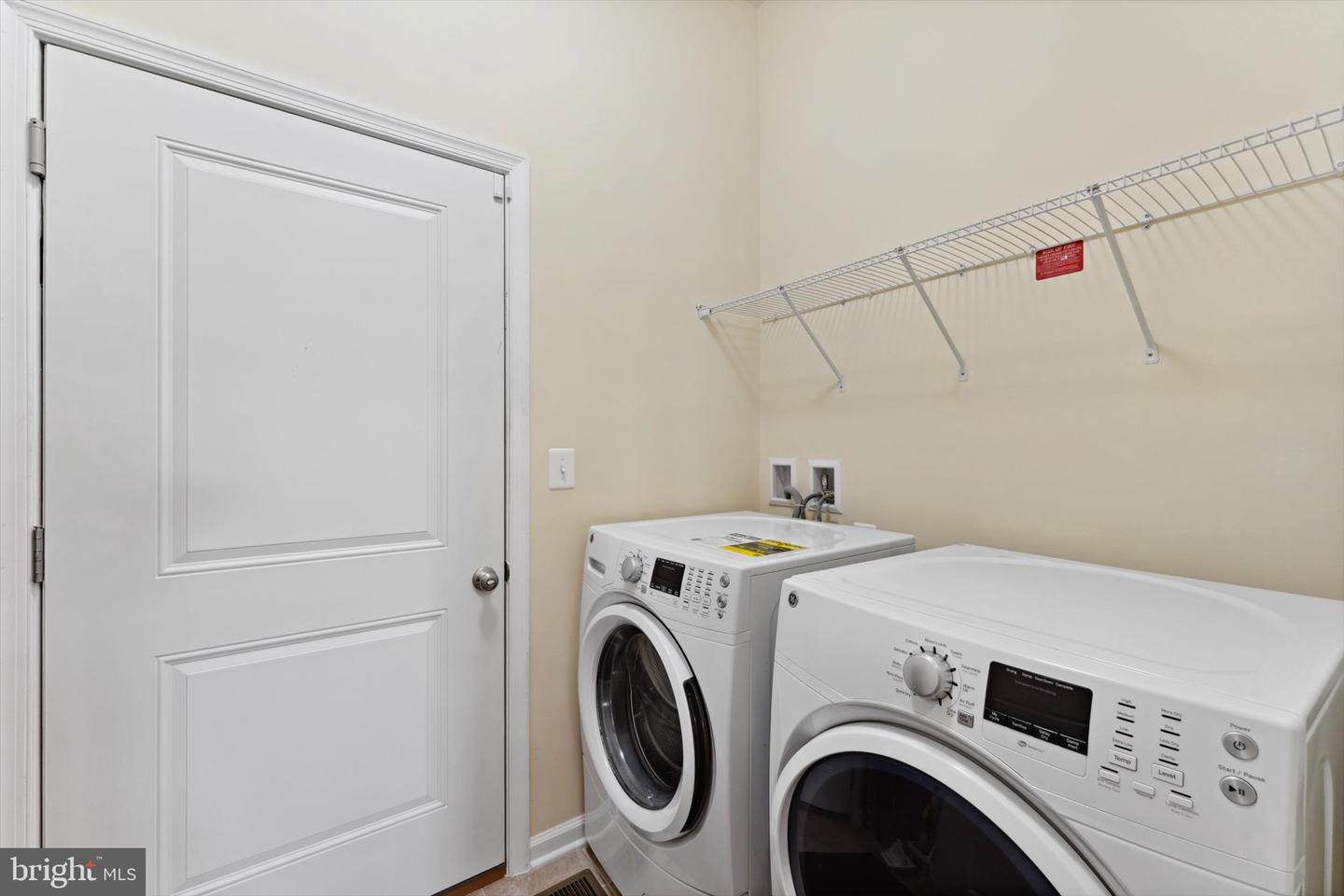 42257 WATLING CT, CHANTILLY, Virginia 20152, 3 Bedrooms Bedrooms, 16 Rooms Rooms,3 BathroomsBathrooms,Residential,For sale,42257 WATLING CT,VALO2095778 MLS # VALO2095778