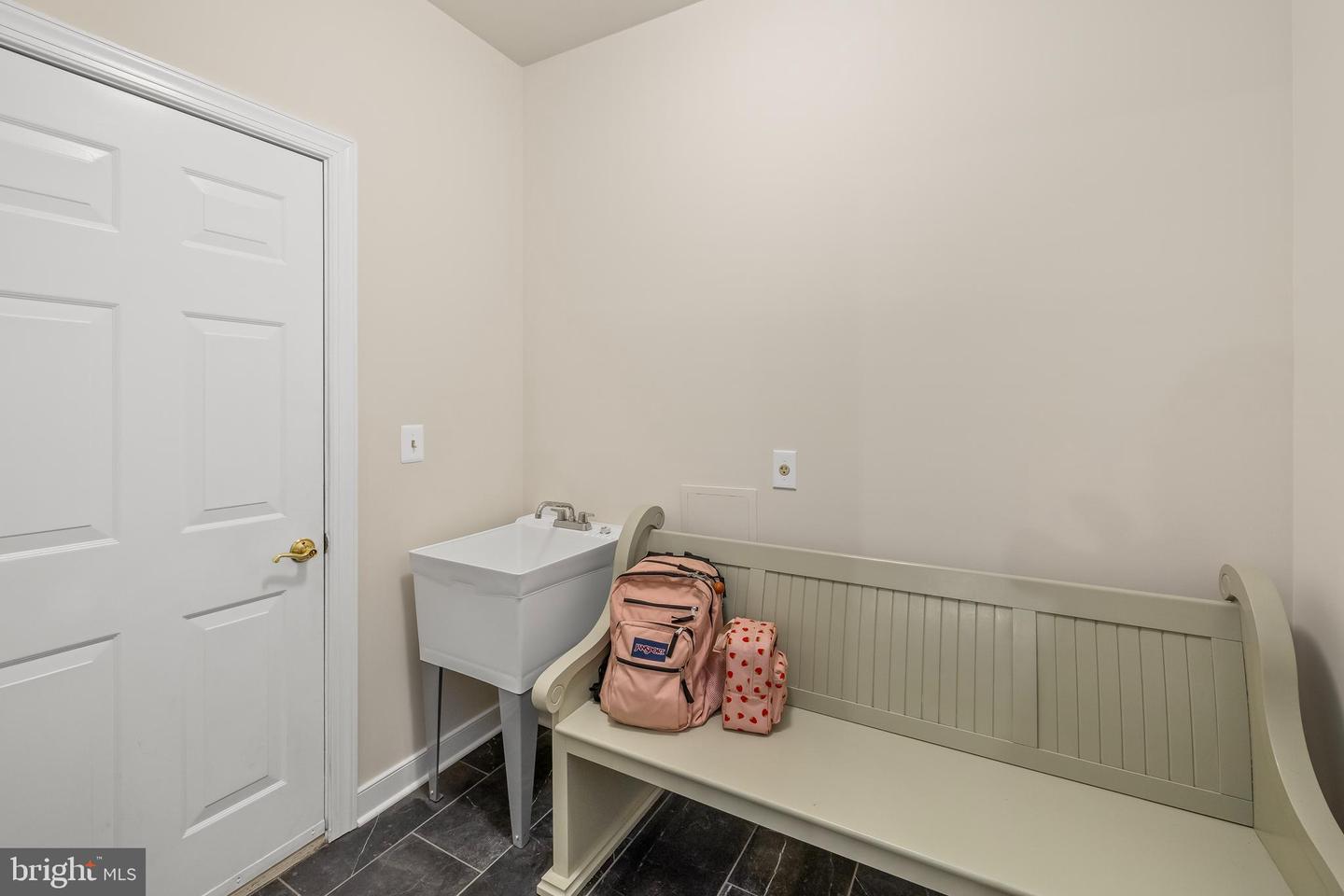 11000 FARMVIEW WAY, SPOTSYLVANIA, Virginia 22551, 4 Bedrooms Bedrooms, ,2 BathroomsBathrooms,Residential,For sale,11000 FARMVIEW WAY,VASP2032914 MLS # VASP2032914