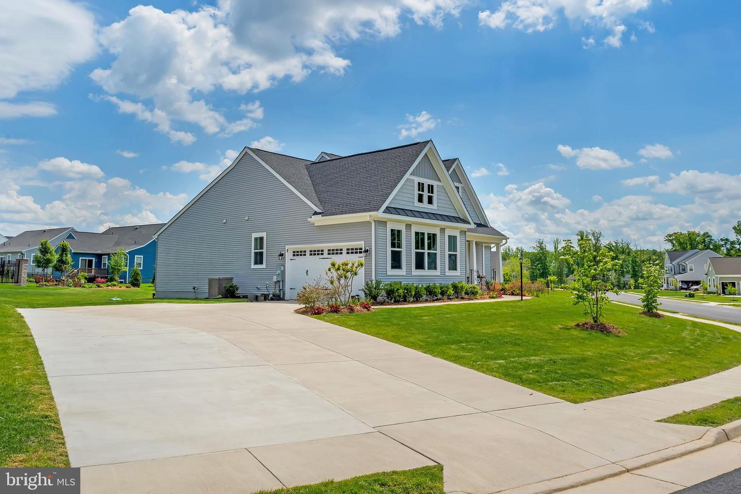 11726 ROBIN WOODS CIR, SPOTSYLVANIA, Virginia 22551, 3 Bedrooms Bedrooms, ,3 BathroomsBathrooms,Residential,For sale,11726 ROBIN WOODS CIR,VASP2032922 MLS # VASP2032922