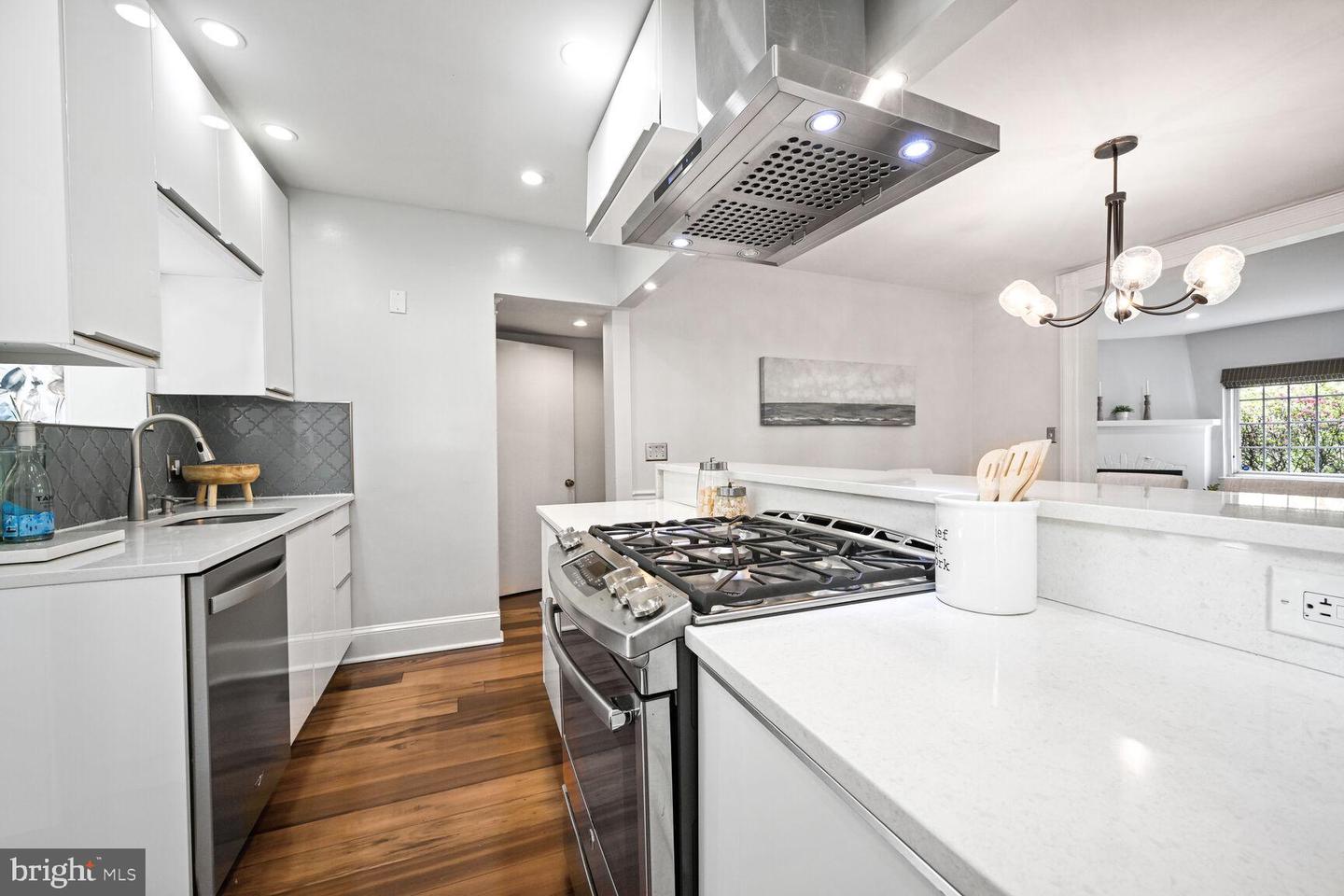 4330 RIVER RD NW, WASHINGTON, District Of Columbia 20016, 3 Bedrooms Bedrooms, ,2 BathroomsBathrooms,Residential,For sale,4330 RIVER RD NW,DCDC2199468 MLS # DCDC2199468